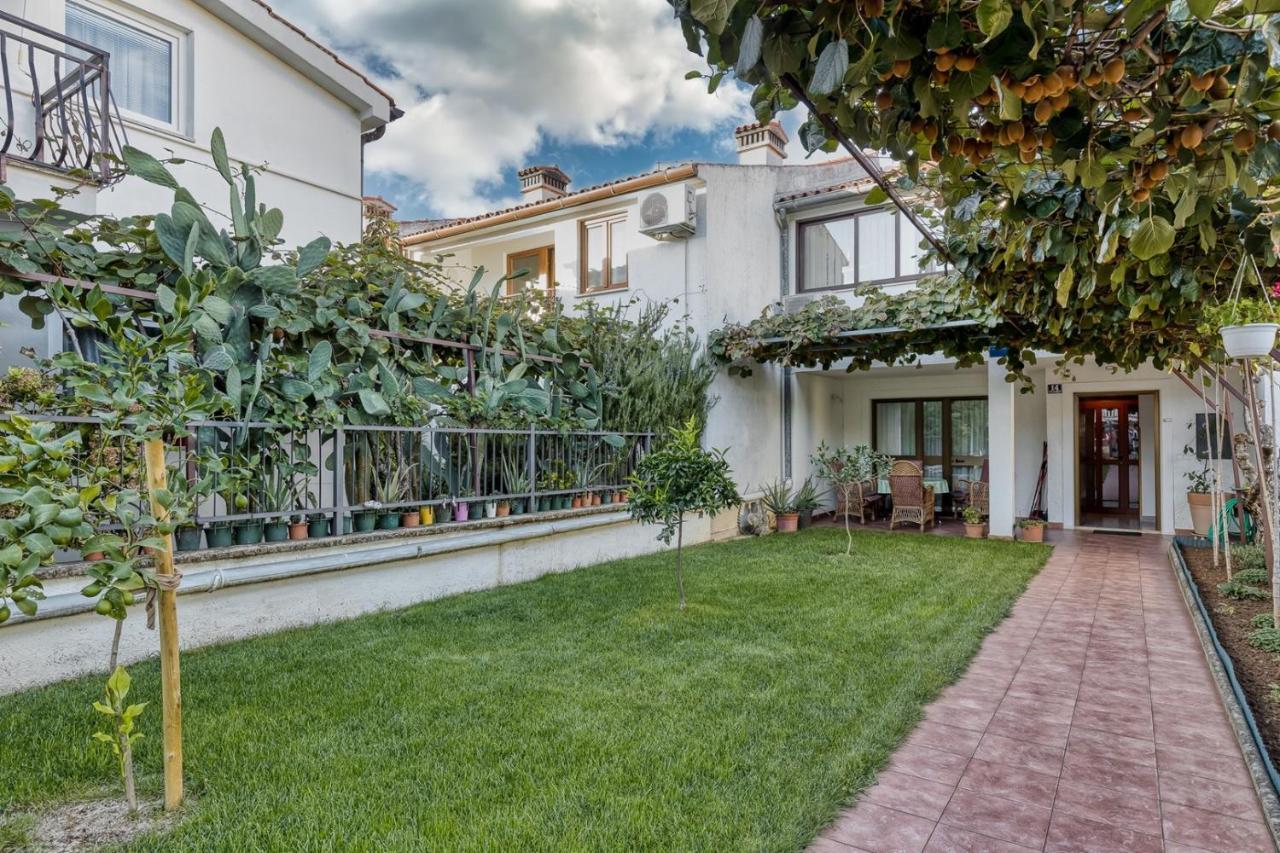Apartment Lucijan Пореч Екстериор снимка