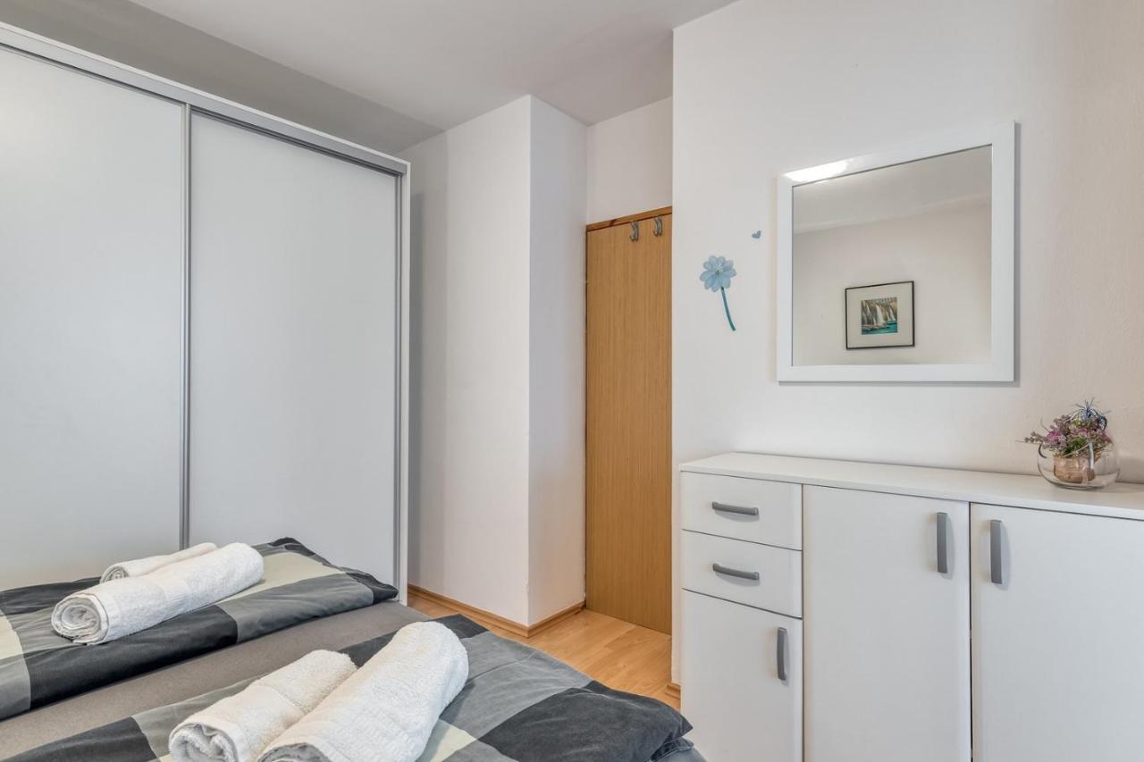 Apartment Lucijan Пореч Екстериор снимка