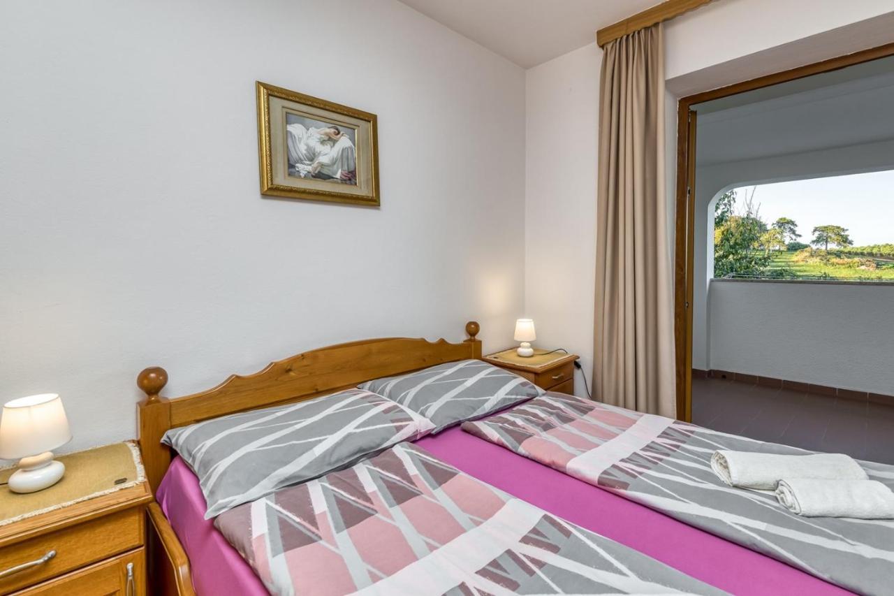 Apartment Lucijan Пореч Екстериор снимка