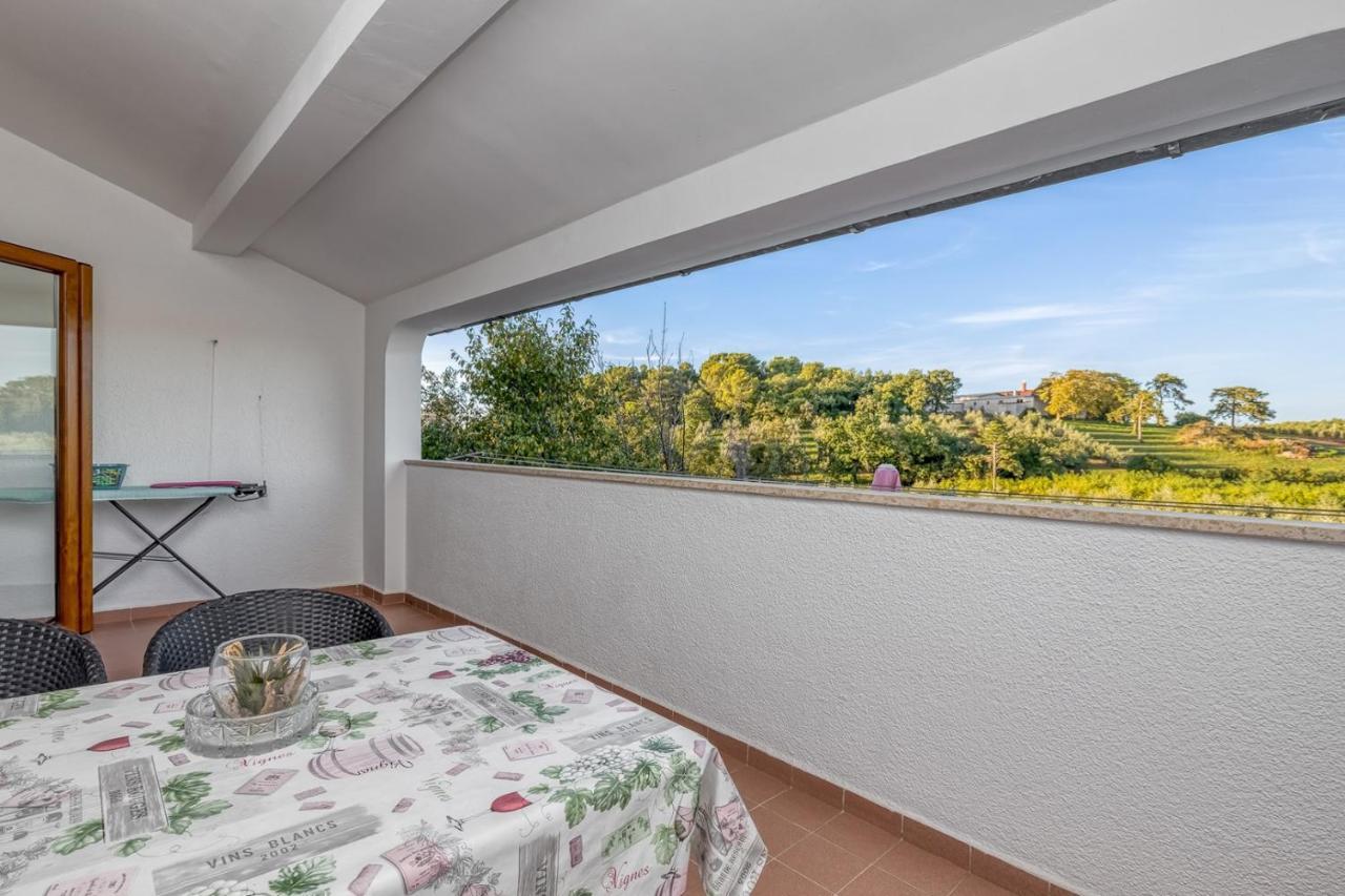 Apartment Lucijan Пореч Екстериор снимка